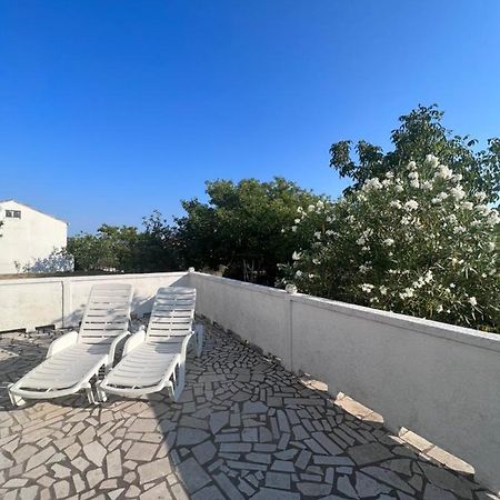 Apartment Tea Rab Town Bagian luar foto
